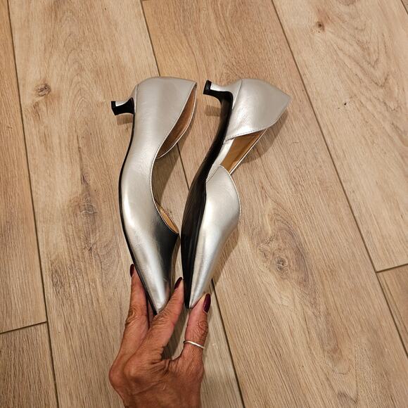 Naturalizer Gallent Silver Pointy Low Heel Pumps Size 7 - Picture 4 of 9